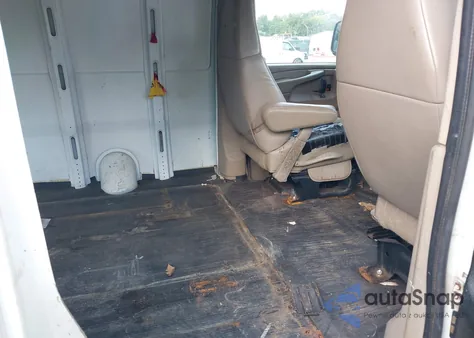 2006 Chevrolet Express Work Van z USA, uszkodzony, nr VIN 1GCGG25V861115393